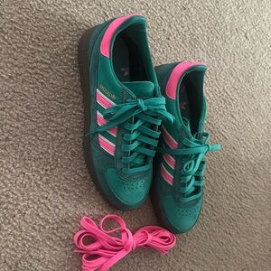 Adidas Spezial Men’s size 6 (Women’s 7.5-8) New Shoes. Green and Pink